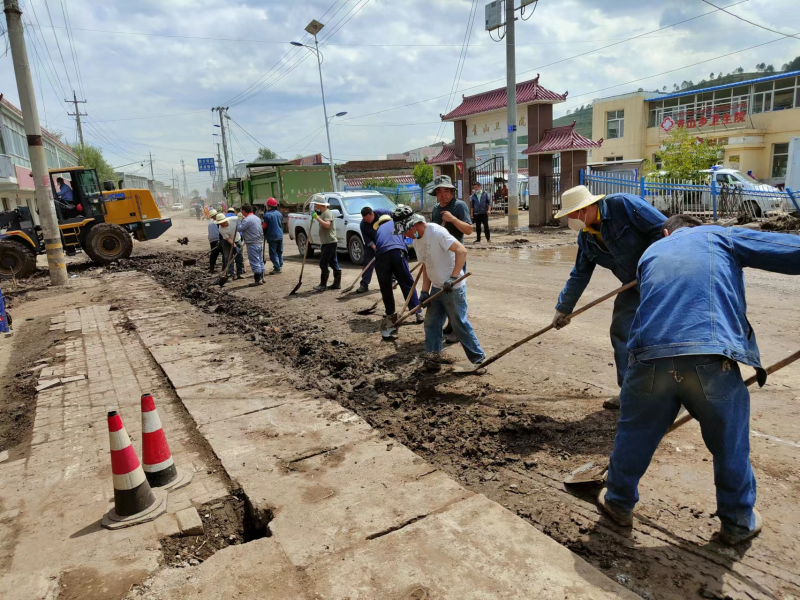 情系家鄉(xiāng)為人民 抗洪救災勇?lián)?mdash;&mdash;物產(chǎn)工投公司黨員干部、團員青年奔赴災區(qū)第一線搶險救災