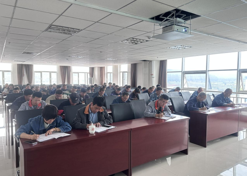 廉當(dāng)&ldquo;鐮&rdquo;可以除雜念   欲為&ldquo;獄&rdquo;勢必積災(zāi)難 &mdash;&mdash;集團紀(jì)委書記為物產(chǎn)工投公司黨員干部、關(guān)鍵人員 授主題教育廉政專題黨課