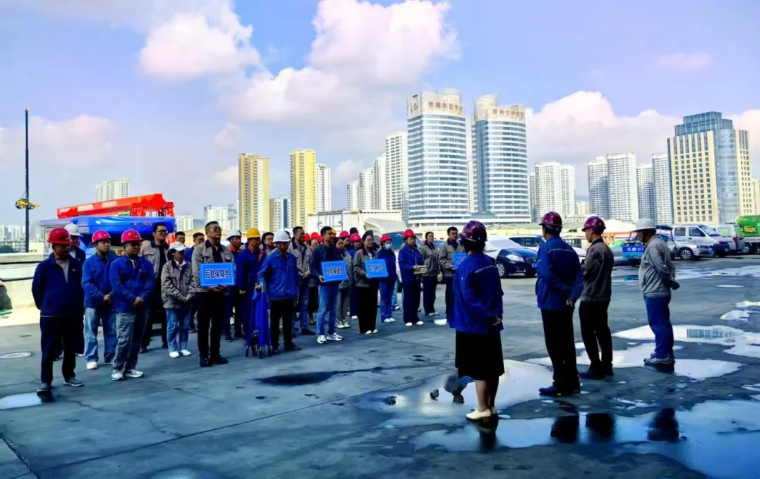 朝開(kāi)公司與配送公司聯(lián)合開(kāi)展專(zhuān)項(xiàng)滅火應(yīng)急演練