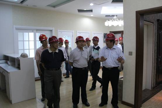 青海省經(jīng)濟(jì)委員會(huì)黨組書記、主任，省國資委  黨委副書記、副主任吳海昆實(shí)地考察物產(chǎn)集團(tuán)重點(diǎn)項(xiàng)目