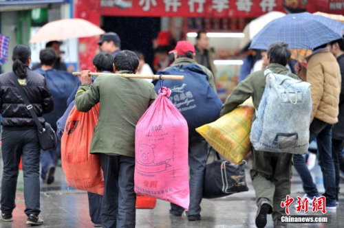 聚焦春節(jié)&ldquo;恐歸族&rdquo;：近鄉(xiāng)情怯，恐懼何來？(圖)